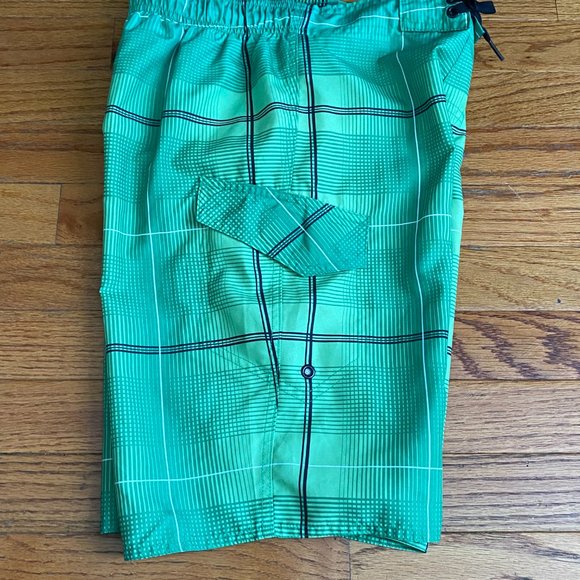 Laguna ❤️ Kid's Green 100% Polyester Drawstring Shorts Size Medium (PRE-LOVED) - Picture 3 of 7